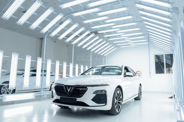 Lux A2.0 và Lux SA2.0 là hai mẫu xe thể hiện trọn vẹn giá trị cốt lõi “Việt Nam - Phong cách - An toàn - Sáng tạo - Tiên phong” của nhà sản xuất ô tô VinFast.