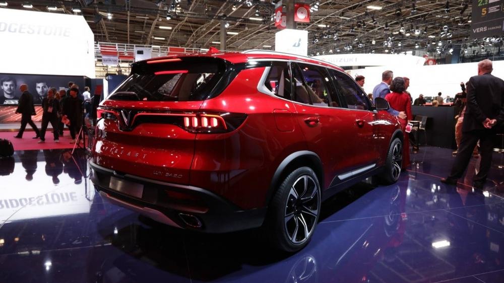 Giá xe VinFast LUX SA2.0 mới nhất tại Việt Nam - Ảnh 1.