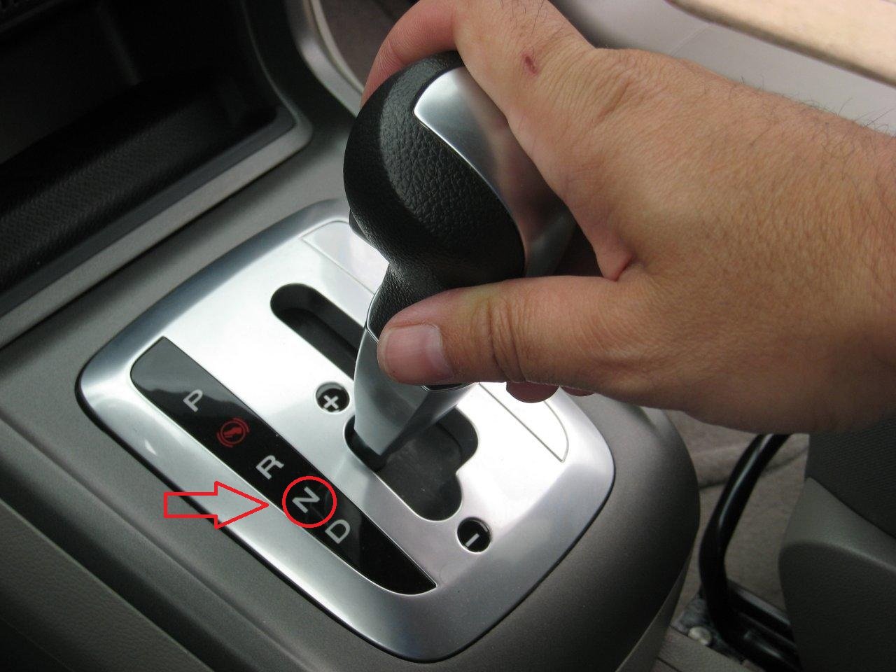 Cài xe về số N không giúp ích cho việc tiết kiệm nhiên liệu Cài xe về số N không giúp ích cho việc tiết kiệm nhiên liệu.