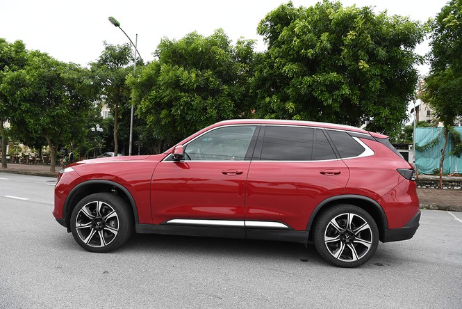 VinFast Lux SA2.0: SUV 7 chỗ bệ vệ, mạnh mẽ và an toàn - ảnh 2