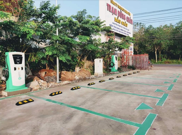 VinFast lắp đặt thần tốc hơn 8.100 cổng sạc ô tô, xe máy điện ở 60 tỉnh thành