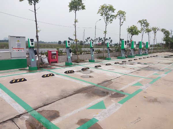 VinFast lắp đặt thần tốc hơn 8.100 cổng sạc ô tô, xe máy điện ở 60 tỉnh thành