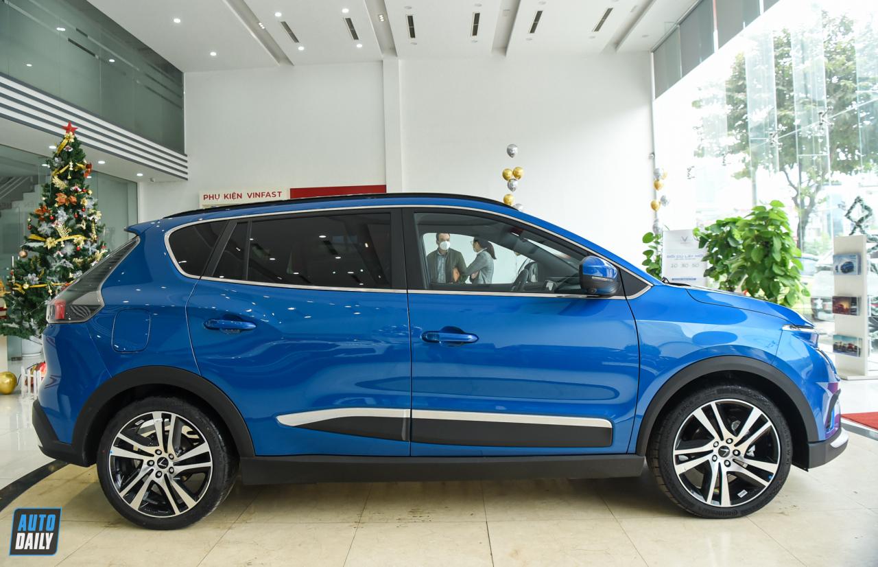 Cận cảnh xe điện VinFast VF e34 tại đại lý vf-e34-5.jpg