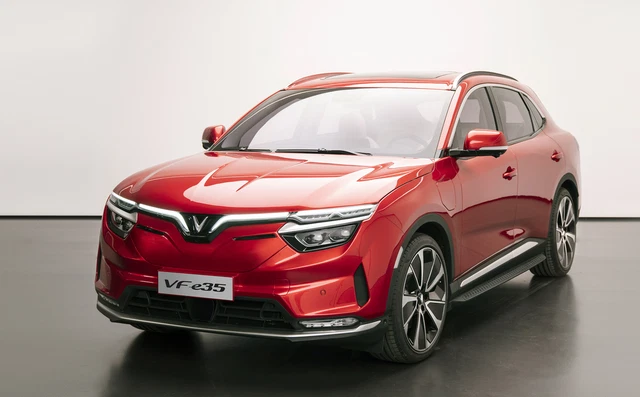 VinFast VF8 chốt giá từ 1,057 tỷ đồng: Ngang cỡ Mercedes-Benz GLC, đặt trước nhận voucher 150 triệu, tặng option thông minh trọn đời - Ảnh 1.