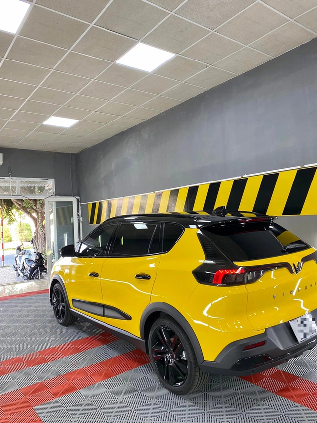 Chủ xe VinFast VF e34 độ nhẹ, dân mạng hăng say bình luận: Rất ấn tượng, nhìn như bò Ý - Ảnh 5. Chủ xe VinFast VF e34 độ nhẹ, dân mạng hăng say bình luận: Rất ấn tượng, nhìn như bò Ý - Ảnh 5.