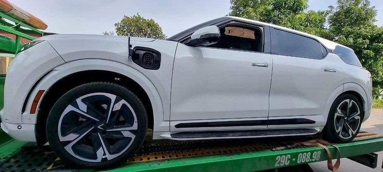 Thấy gì qua thông tin đăng kiểm của VinFast VF9 tại Việt Nam? - ảnh 3