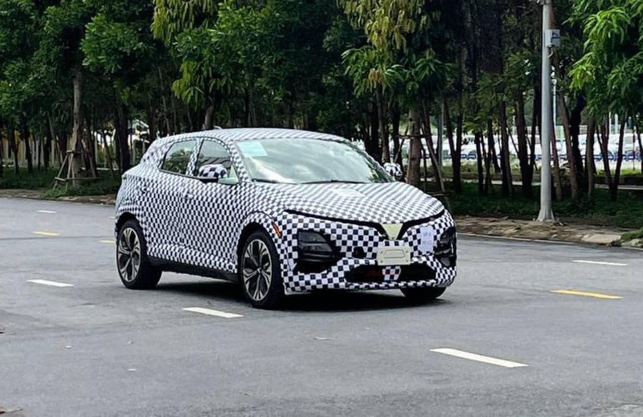 VinFast VF6 lộ diện tại Việt Nam, cạnh tranh Kia Seltos - ảnh 3