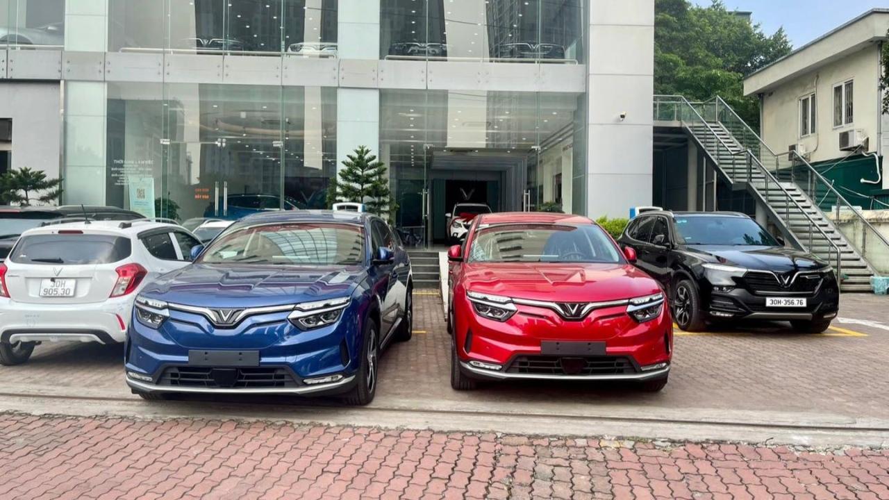 Xe điện VinFast VF8 ồ ạt về đại lý, chuẩn bị bàn giao khách Việt - ảnh 1