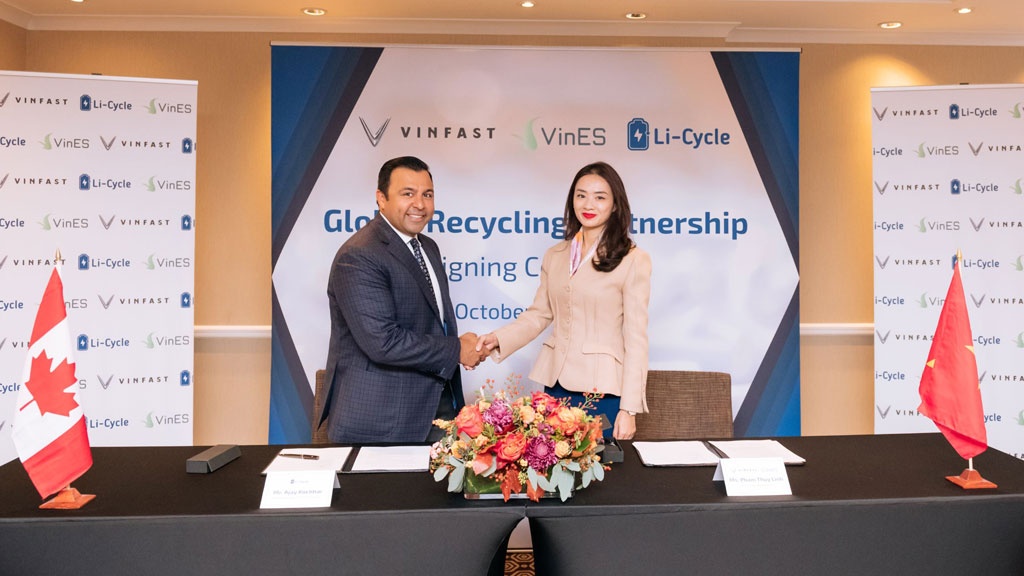 VinFast và Li-Cycle công bố hợp tác tái chế pin toàn cầu - ảnh 1