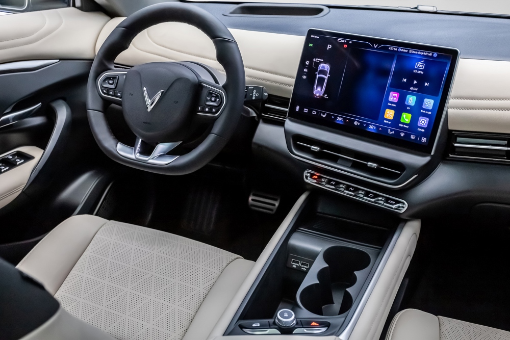 vinfast vf 7 - mau xe dien hap dan voi muc gia vua tam hinh anh 4