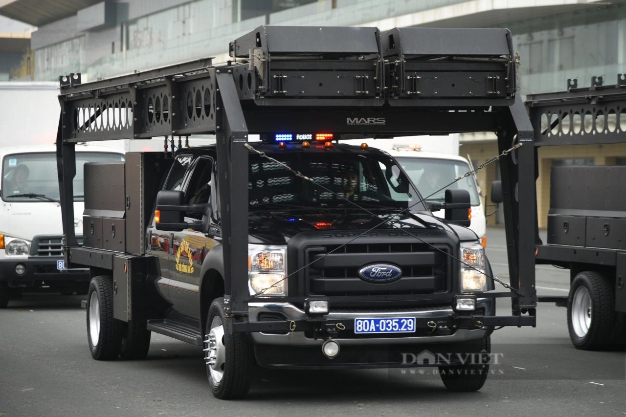 Diện kiến VinFast VF8 mui trần "thửa riêng" trong lễ diễu binh CSCĐ- Ảnh 4.